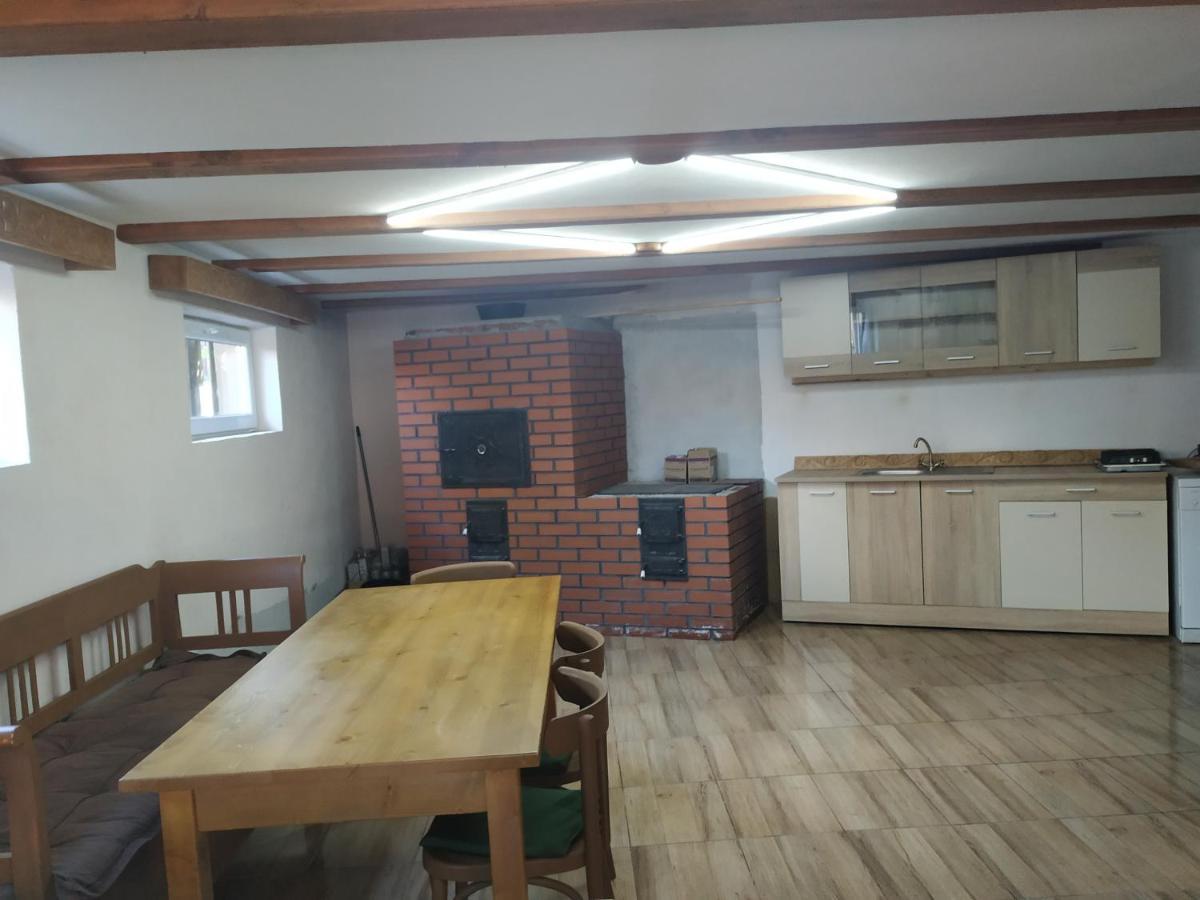 Kalmi Vendeghaz Hotel Corund  Bagian luar foto