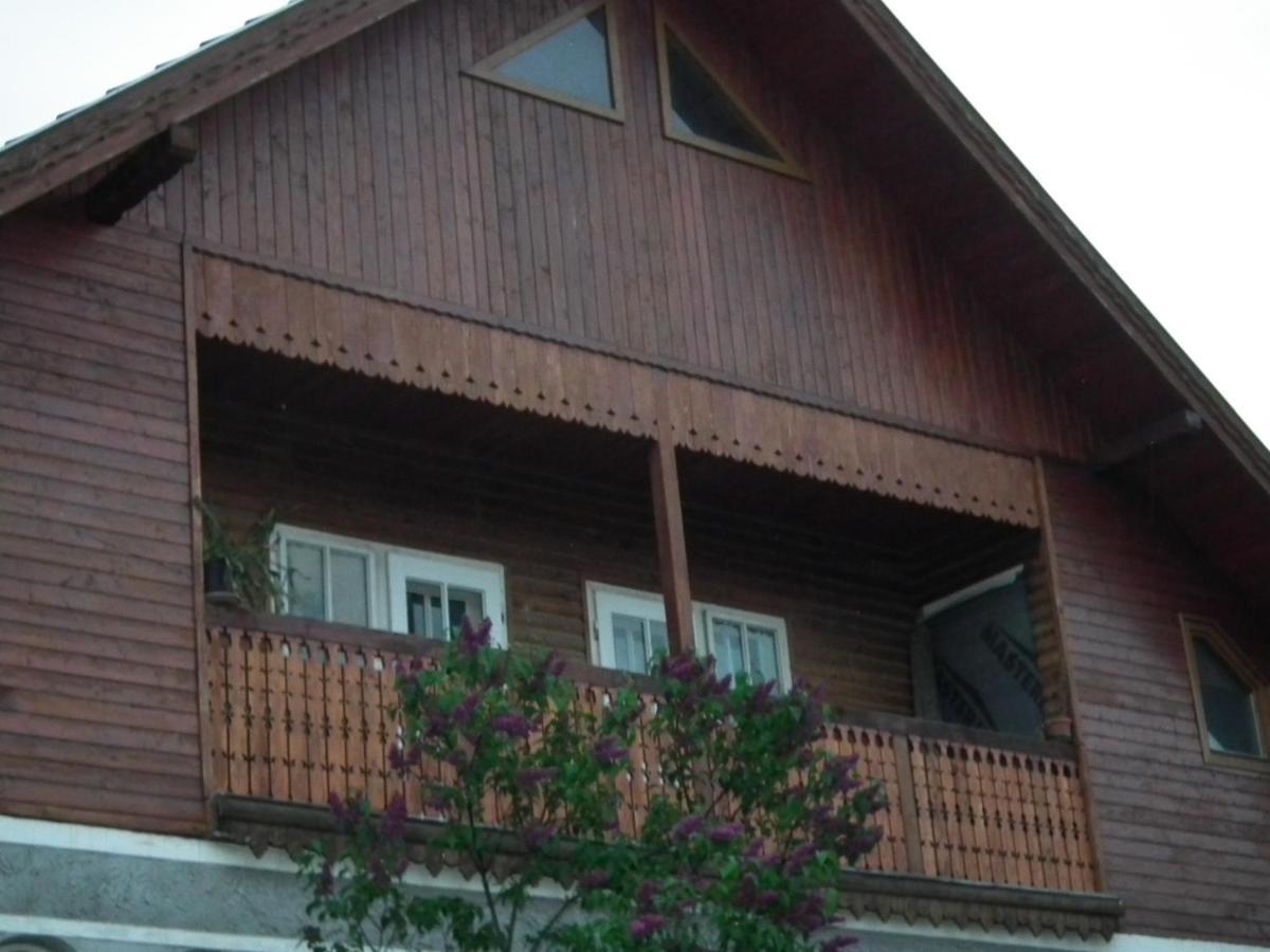 Kalmi Vendeghaz Hotel Corund  Bagian luar foto